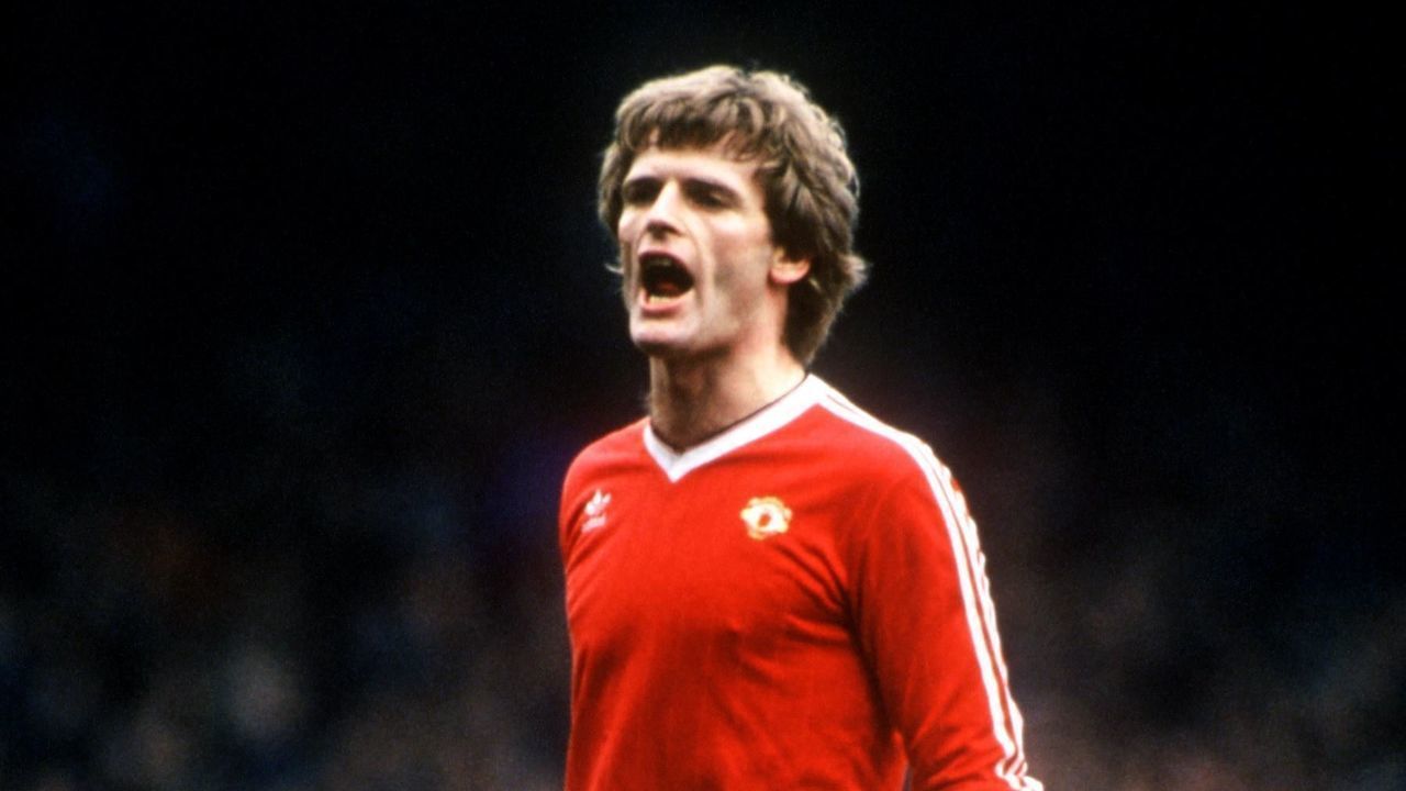 Gordon McQueen, Manchester United