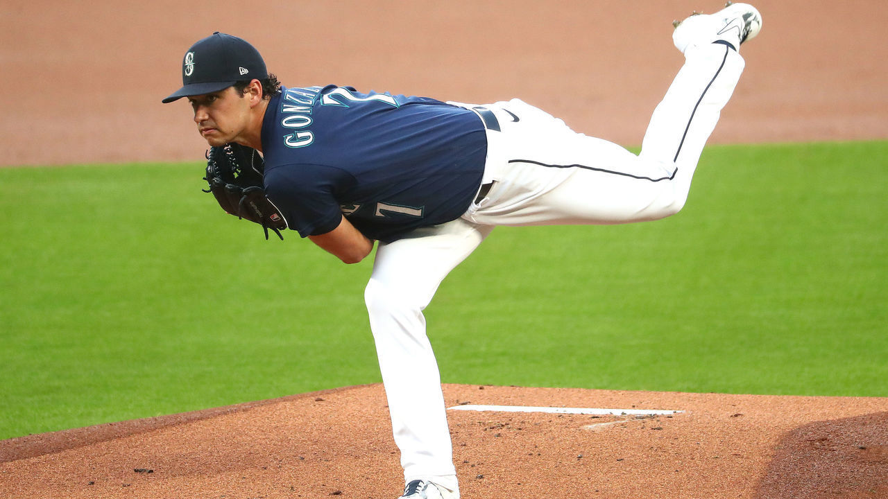 SEATTLE, WASHINGTON - SEPTEMBER 21: Marco Gonzales #7 of the Seattle Mariners pitches in the first inning against the Houston Astros at T-Mobile Park on September 21, 2020 in Seattle, Washington.