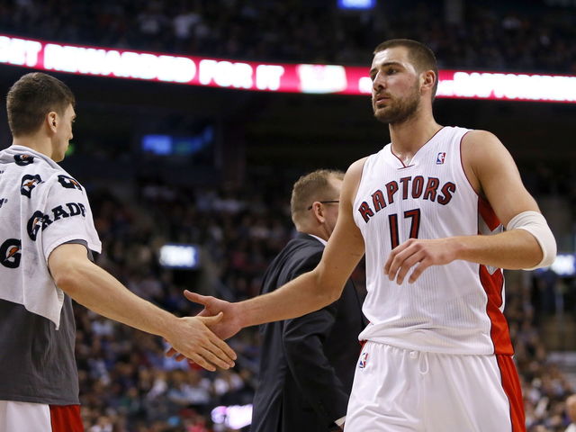 Hardwood Highlight of the Night: Quick passing beats Cavs' traps