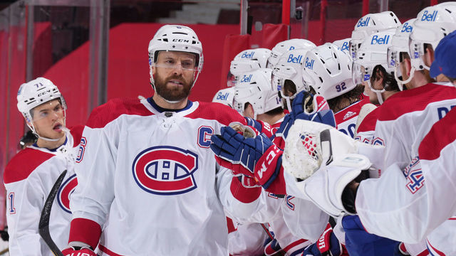 OTTAWA, ON - FEBRUARY 23: Shea Weber #6 of the Montreal Canadiens celebrates his first period goal against the Ottawa Senators with teammates at the players bench at Canadian Tire Centre on February 23, 2021 in Ottawa, Ontario, Canada.