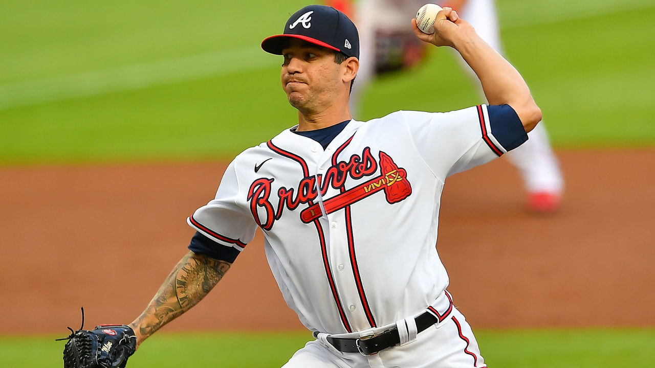 ATLANTA, GA SEPTEMBER 09: Atlanta Braves starting pitcher Tommy Milone (53) throws a pitch during the MLB game between the Miami Marlins and the Atlanta Braves on September 9th, 2020 at Truist Park in Atlanta, GA.