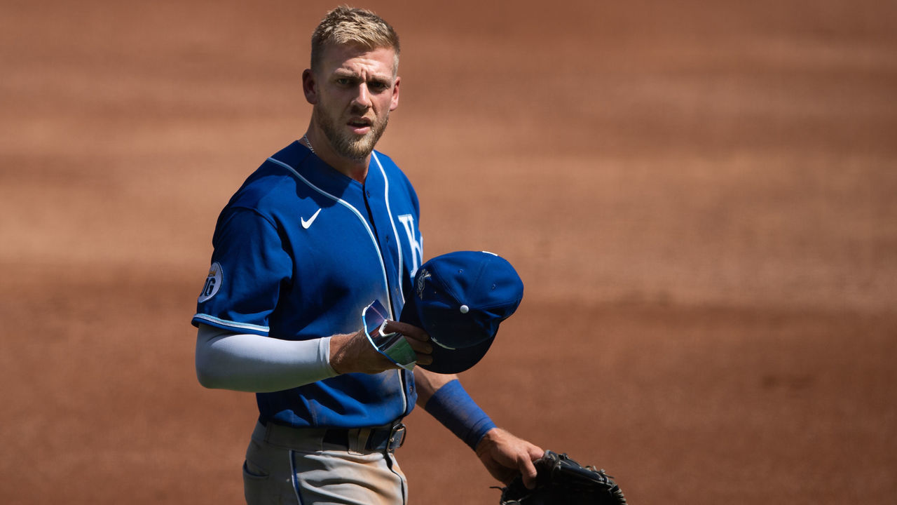 CHICAGO, IL - AUGUST 29: Kansas City Royals right fielder Hunter Dozier (17) walks to the outfield during the MLB game between the Chicago White Sox and the Kansas City Royals on August 29, 2020 at Guaranteed Rate Field in Chicago, Illinois.