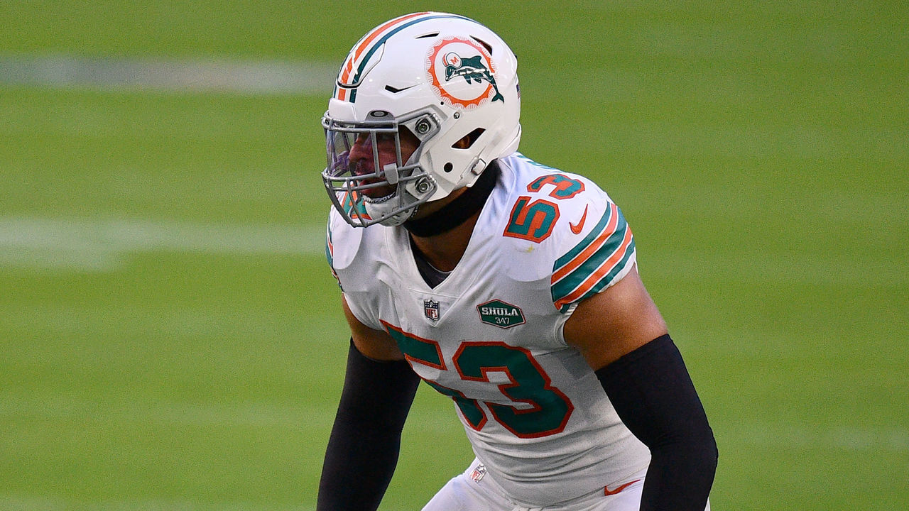 MIAMI GARDENS, FLORIDA - NOVEMBER 15: Kyle Van Noy #53 of the Miami Dolphins lines up against the Los Angeles Chargers at Hard Rock Stadium on November 15, 2020 in Miami Gardens, Florida.