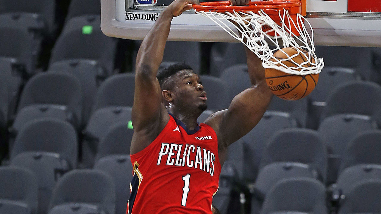 SAN ANTONIO, TX - FEBRUARY 27: Zion Williamson #1 of the New Orleans Pelicans dunks against the San Antonio Spurs in the first half at AT&T Center on February 27, 2021 in San Antonio, Texas. NOTE TO USER: User expressly acknowledges and agrees that , by downloading and or using this photograph, User is consenting to the terms and conditions of the Getty Images License Agreement.