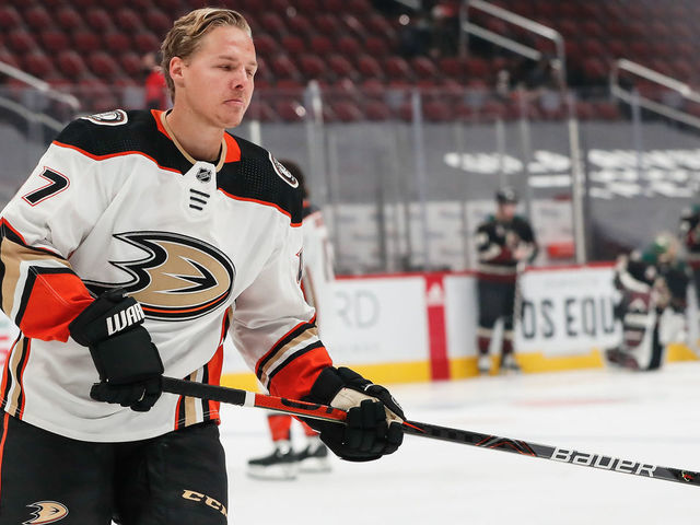 GLENDALE, AZ - JANUARY 28: Anaheim Ducks defenseman Hampus Lindholm (47) warms up before the NHL hockey game between the Anaheim Ducks and the Arizona Coyotes on January 28, 2021 at Gila River Arena in Glendale, Arizona.