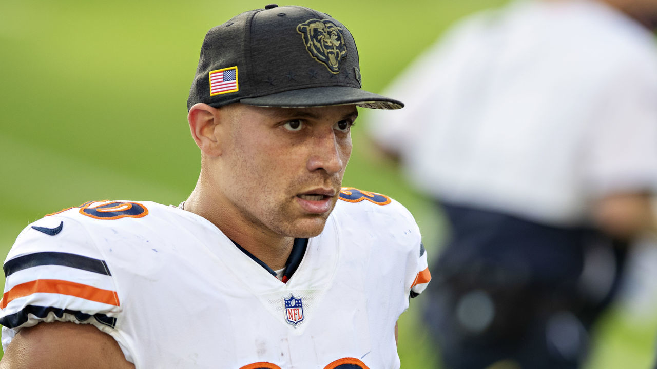NASHVILLE, TENNESSEE - NOVEMBER 08: Jimmy Graham #80 of the Chicago Bears on the sidelines during a game against the Tennessee Titans at Nissan Stadium on November 08, 2020 in Nashville, Tennessee. The Titans defeated the Bears 24-17.