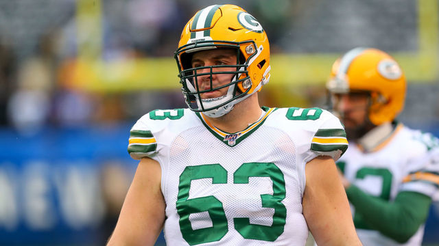 EAST RUTHERFORD, NJ - DECEMBER 01: Green Bay Packers center Corey Linsley (63) prior to the National Football League game between the New York Giants and the Green Bay Packers on December 1, 2019 at MetLife Stadium in East Rutherford, NJ.