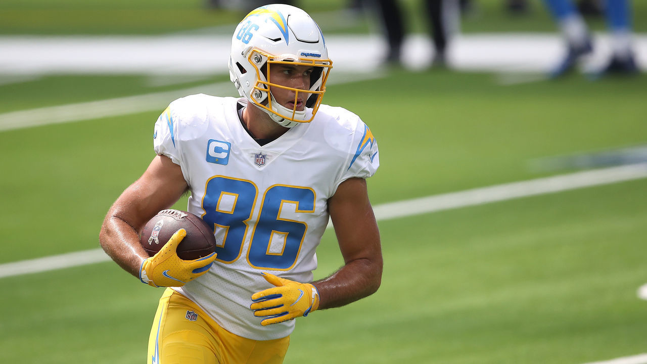 INGLEWOOD, CALIFORNIA - SEPTEMBER 27: Hunter Henry #86 of the Los Angeles Chargers warms up prior to a game against the Carolina Panthers at SoFi Stadium on September 27, 2020 in Inglewood, California.