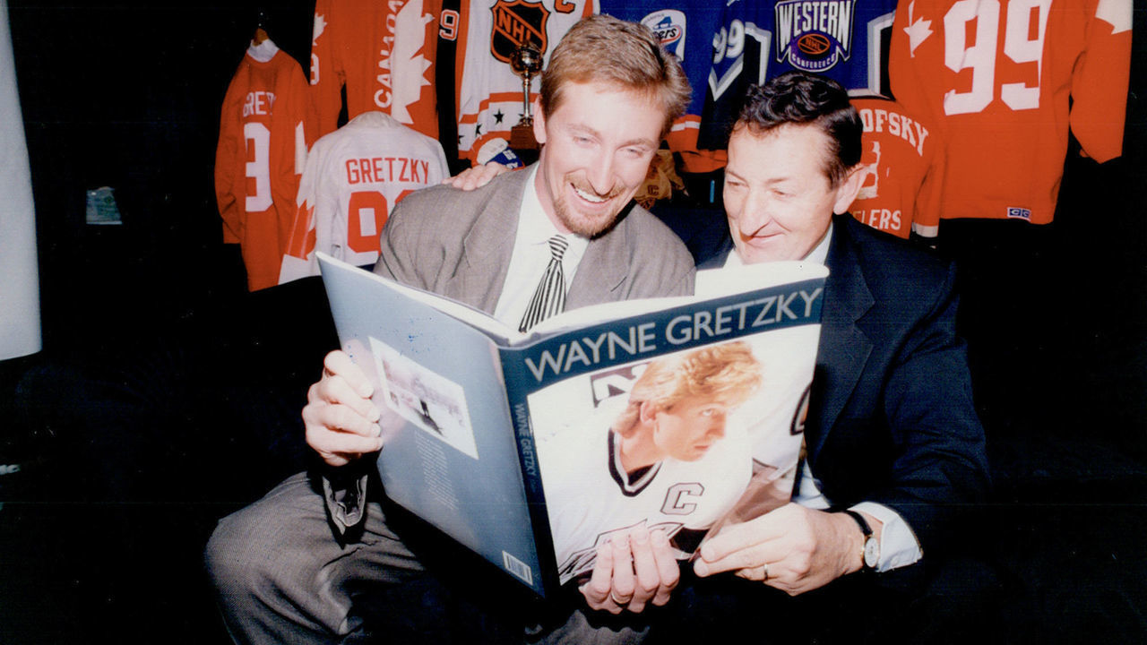 CANADA - OCTOBER 27: Wayne Gretzky Family with Dad Walter