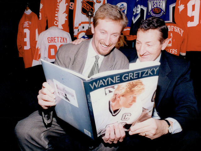 CANADA - OCTOBER 27: Wayne Gretzky Family with Dad Walter