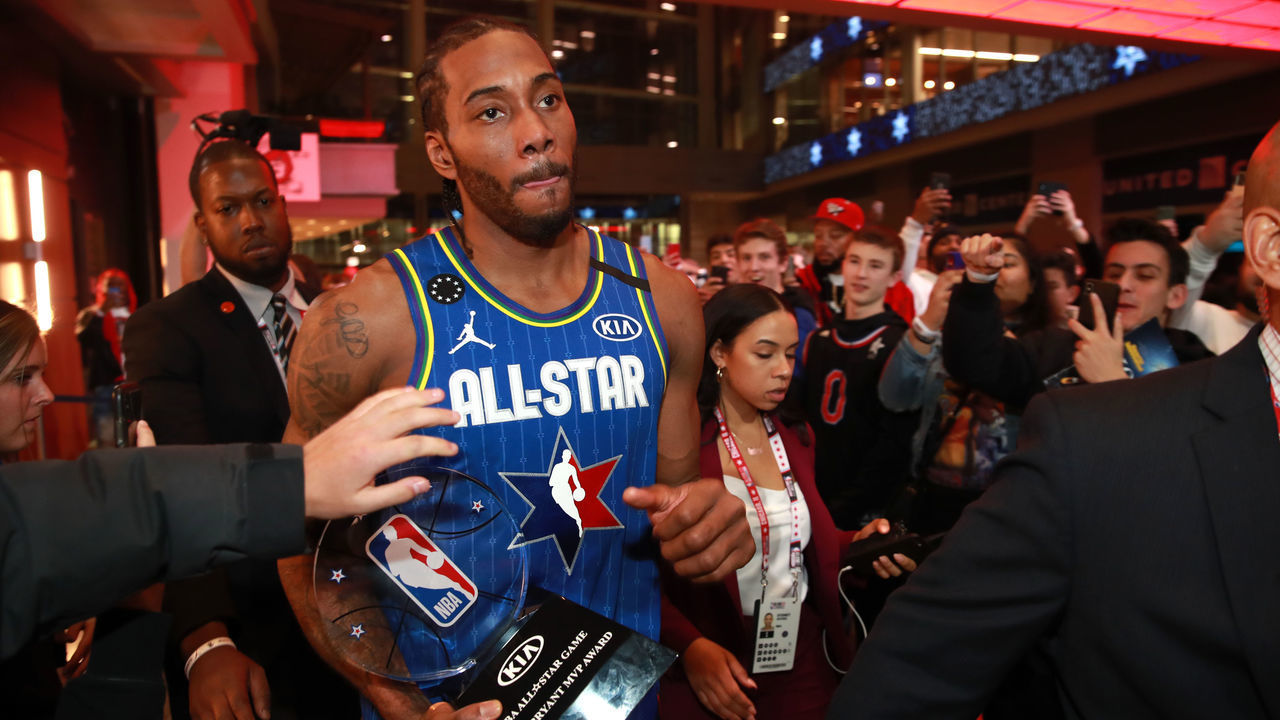 CHICAGO, IL - FEBRUARY 16: Kawhi Leonard #2 of Team LeBron is awarded the Kobe Bryant MVP during the NBA All-Star Game as part of 2020 NBA All-Star Weekend on February 16, 2020 at the United Center in Chicago, Illinois. NOTE TO USER: User expressly acknowledges and agrees that, by downloading and/or using this Photograph, user is consenting to the terms and conditions of the Getty Images License Agreement. Mandatory Copyright Notice: Copyright 2020 NBAE