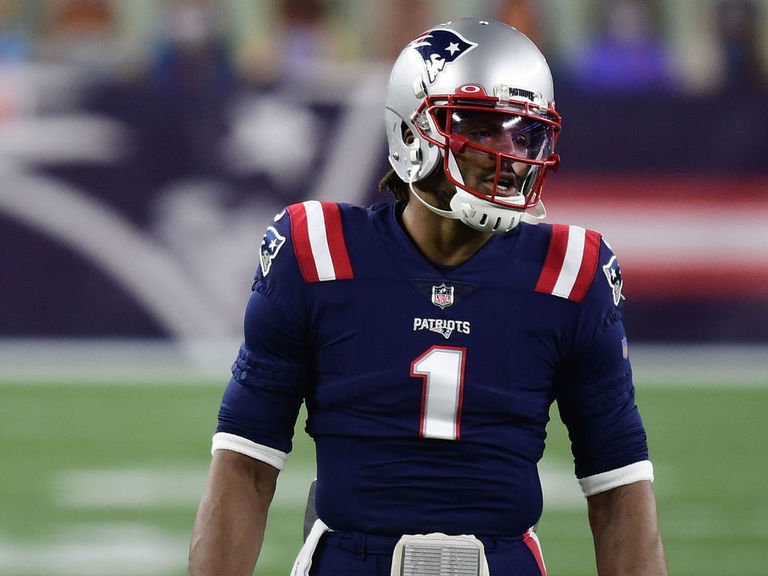 Cam Newton suffers bone bruise in throwing hand during Patriots OTAs