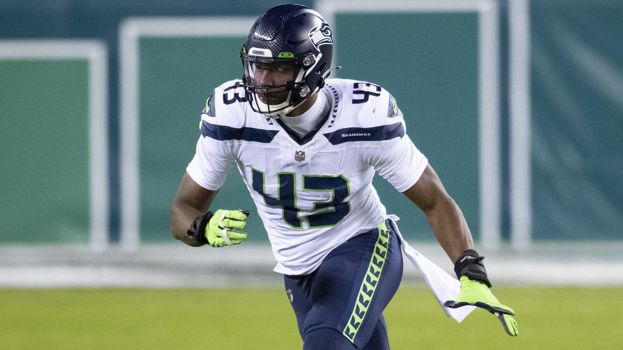 PHILADELPHIA, PA - NOVEMBER 30: Carlos Dunlap #43 of the Seattle Seahawks in action against the Philadelphia Eagles at Lincoln Financial Field on November 30, 2020 in Philadelphia, Pennsylvania.