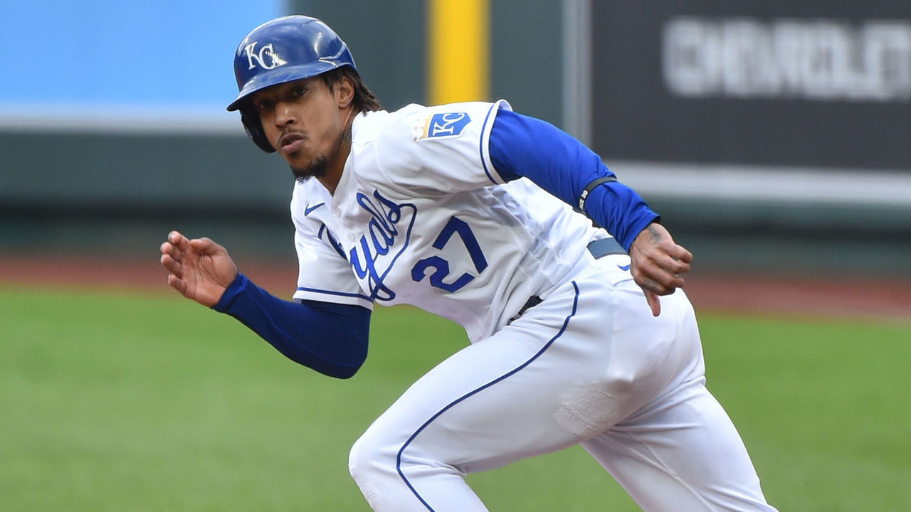 KANSAS CITY, MISSOURI - SEPTEMBER 27: Adalberto Mondesi #27 of the Kansas City Royals heads to second in the secondinning against the Detroit Tigers at Kauffman Stadium on September 26, 2020 in Kansas City, Missouri.