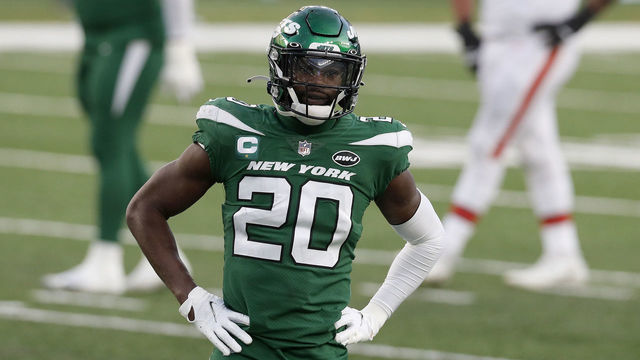 EAST RUTHERFORD, NEW JERSEY - DECEMBER 27: (NEW YORK DAILIES OUT) Marcus Maye #20 of the New York Jets in action against the Cleveland Browns at MetLife Stadium on December 27, 2020 in East Rutherford, New Jersey. The Jets defeated the Browns 23-16.