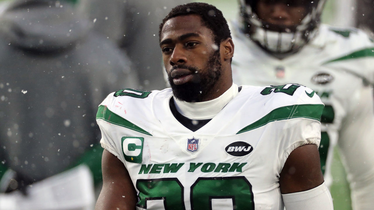 FOXBOROUGH, MA - JANUARY 03:Marcus Maye #20 of the New York Jets follows the action against the New England Patriots at Gillette Stadium on January 3, 2021 in Foxborough, Massachusetts.