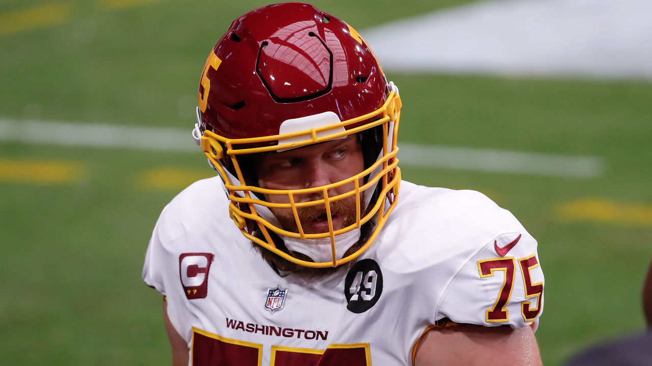 GLENDALE, AZ - SEPTEMBER 20: Washington Football Team offensive guard Brandon Scherff (75) looks on before the NFL football game between the Washington Football Team and the Arizona Cardinals on September 20, 2020 at State Farm Stadium in Glendale, Arizona.