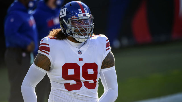 BALTIMORE, MD - DECEMBER 27: New York Giants defensive end Leonard Williams (99) warms up prior to the New York Giants game versus the Baltimore Ravens on December 27, 2020 at M&T Bank Stadium in Baltimore, MD.