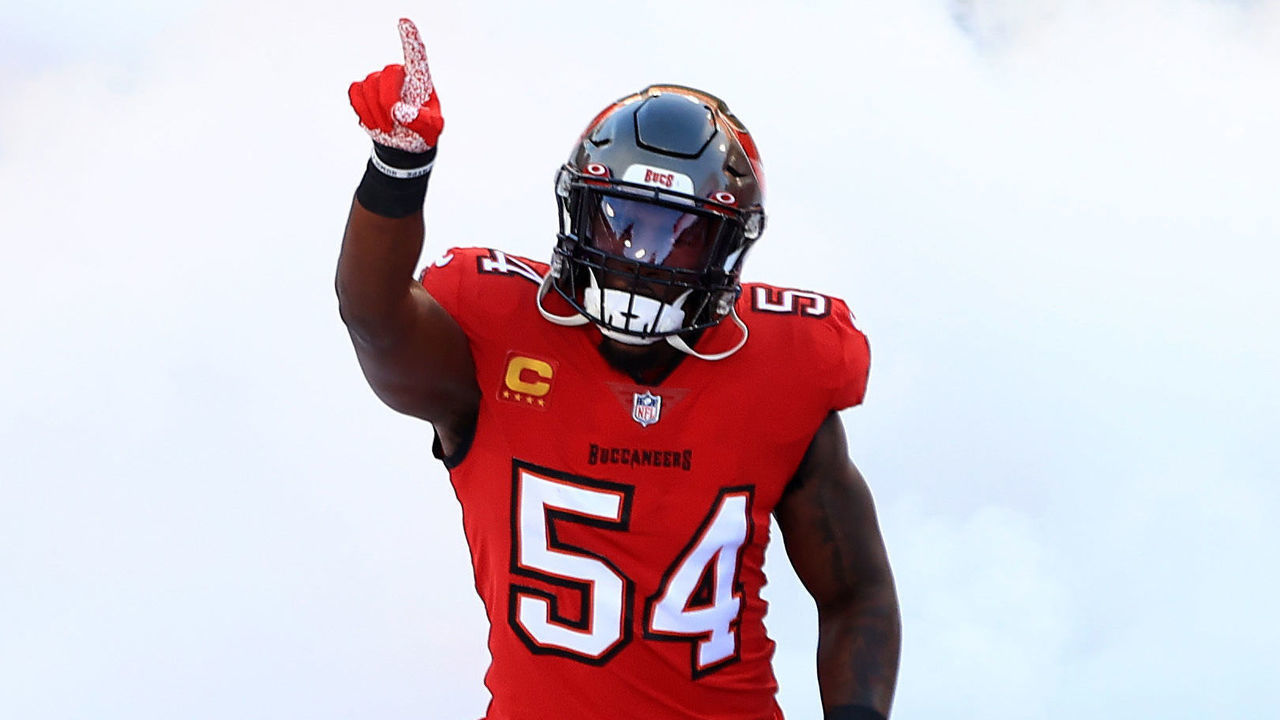 TAMPA, FLORIDA - NOVEMBER 29: Lavonte David #54 of the Tampa Bay Buccaneers reacts while being introduced prior to their game against the Kansas City Chiefs at Raymond James Stadium on November 29, 2020 in Tampa, Florida.