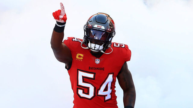 TAMPA, FLORIDA - NOVEMBER 29: Lavonte David #54 of the Tampa Bay Buccaneers reacts while being introduced prior to their game against the Kansas City Chiefs at Raymond James Stadium on November 29, 2020 in Tampa, Florida.
