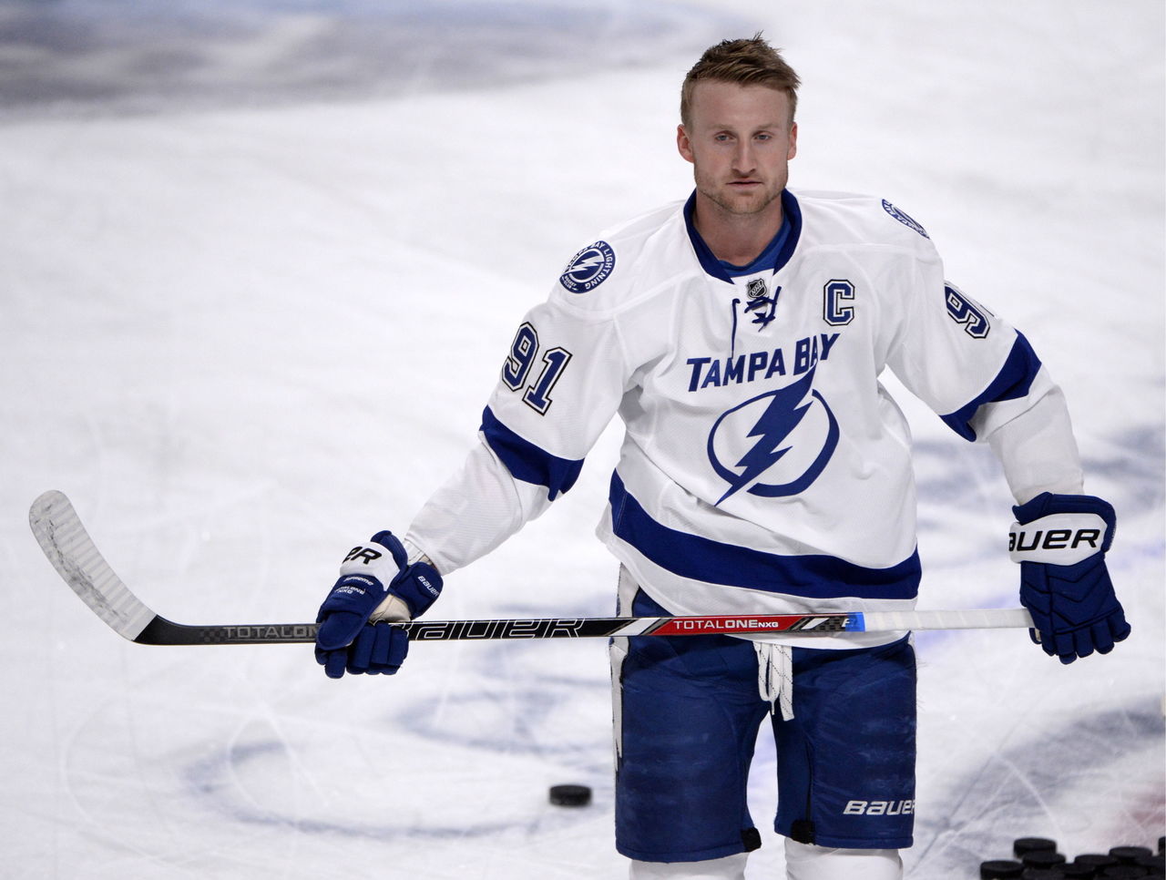 VIDEO: Lightning players pranked by fake palm tree jerseys