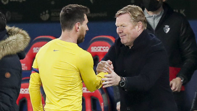PAMPLONA, SPAIN - MARCH 6: (L-R) Lionel Messi of FC Barcelona, coach Ronald Koeman of FC Barcelona during the La Liga Santander match between Osasuna v FC Barcelona at the Estadio El Sadar on March 6, 2021 in Pamplona Spain