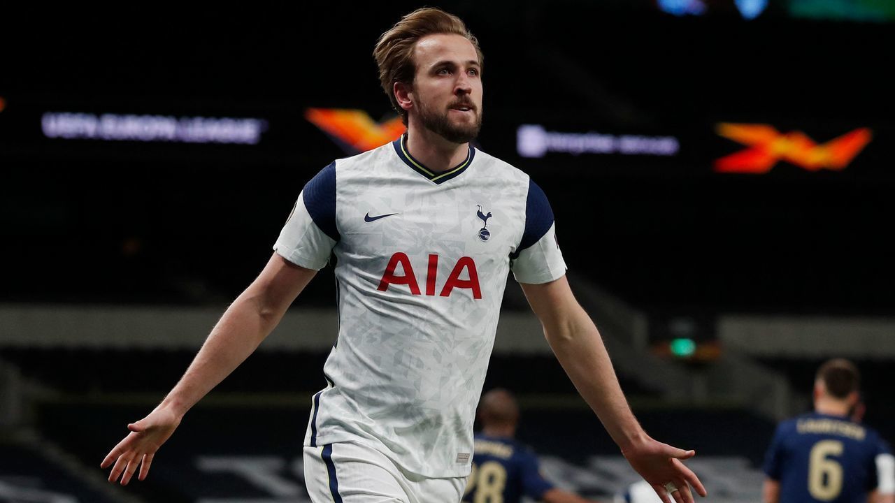 Tottenham Hotspur's English striker Harry Kane celebrates scoring the opening goal during the UEFA Europa League round of 16 first leg football match between Tottenham Hotspur and Dinamo Zagreb at the Tottenham Hotspur Stadium in London, on March 11, 2021.