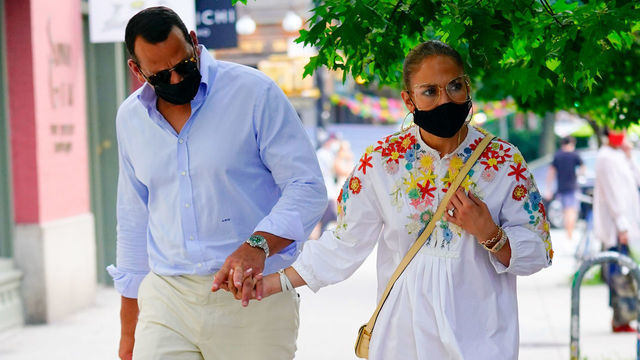 NEW YORK, NEW YORK - AUGUST 05: Jennifer Lopez and Alex Rodriguez wear protective face masks on August 05, 2020 in New York City.
