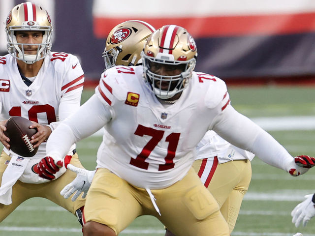 FOXBOROUGH, MA - OCTOBER 25: San Francisco 49ers offensive tackle Trent Williams (71) during a game between the New England Patriots and the San Francisco 49ers on October 25, 2020, at Gillette Stadium in Foxborough, Massachusetts.