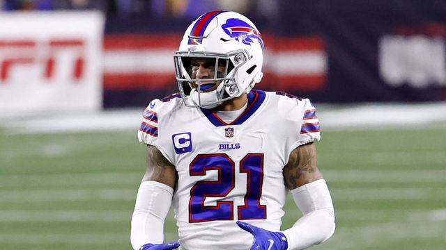 FOXBOROUGH, MA - DECEMBER 28: Buffalo Bills safety Jordan Poyer (21) during a game between the New England Patriots and the Buffalo Bills on December 28, 2020, at Gillette Stadium in Foxborough, Massachusetts.