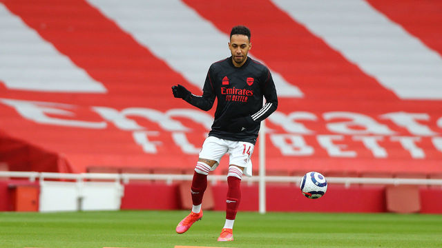 LONDON, ENGLAND - MARCH 14: Pierre-Emerick Aubameyang of Arsenal warms up prior to the Premier League match between Arsenal and Tottenham Hotspur at Emirates Stadium on March 14, 2021 in London, England. Sporting stadiums around the UK remain under strict restrictions due to the Coronavirus Pandemic as Government social distancing laws prohibit fans inside venues resulting in games being played behind closed doors.