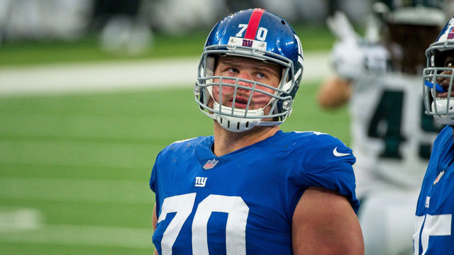 EAST RUTHERFORD, NJ - NOVEMBER 15: New York Giants offensive guard Kevin Zeitler (70) looks on during the game between the Philadelphia Eagles and the New York Giants on November 15, 2020 at MetLife Stadium in East Rutherford, NJ.