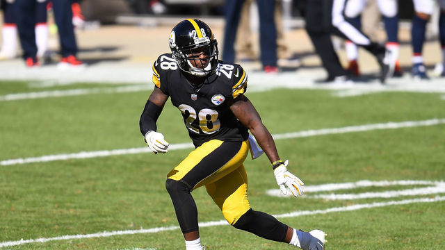 PITTSBURGH, PA - SEPTEMBER 20: Mike Hilton #28 of the Pittsburgh Steelers in action during the game against the Denver Broncos at Heinz Field on September 20, 2020 in Pittsburgh, Pennsylvania.