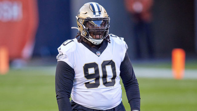 CHICAGO, IL - NOVEMBER 01: New Orleans Saints defensive tackle Malcom Brown (90) looks on in action during a game between the Chicago Bears and the New Orleans Saints on November 01, 2020 at Soldier Stadium, in Chicago, IL.