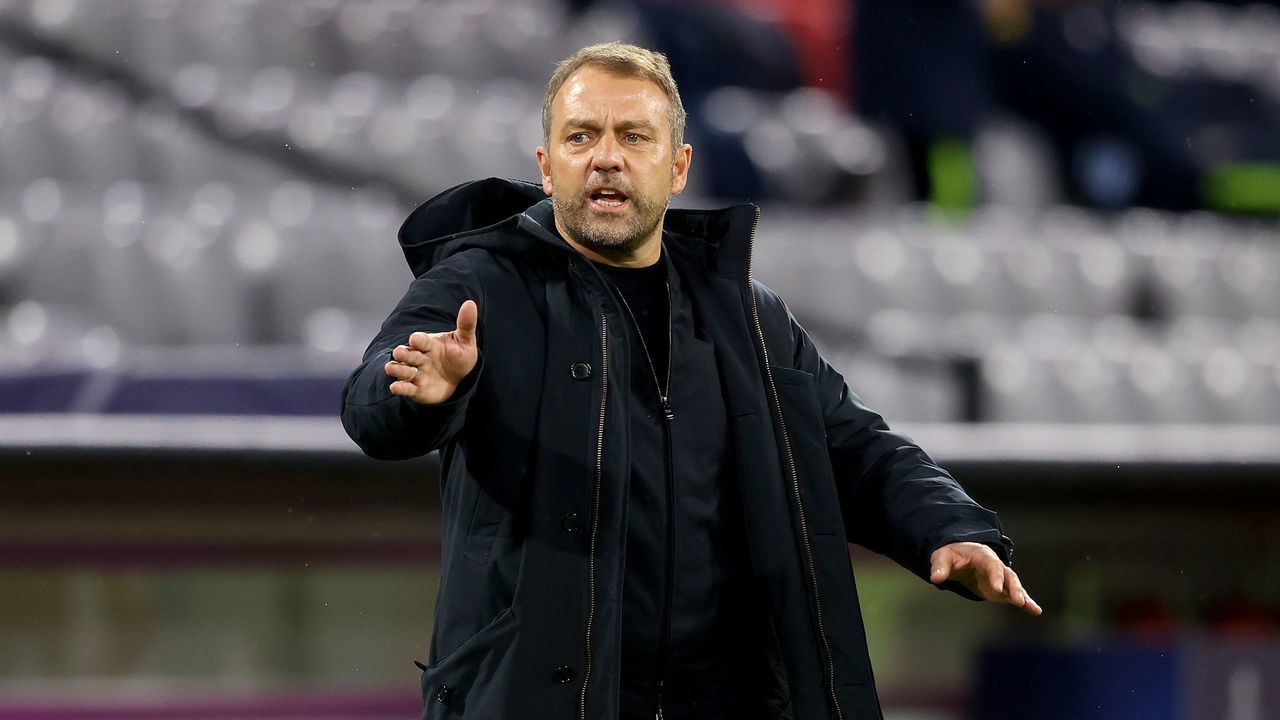 MUNICH, GERMANY - MARCH 17: Hans-Dieter Flick, head coach of FC Bayern München gives instructions during to the UEFA Champions League Round of 16 match between Bayern München and SS Lazio at Allianz Arena on March 17, 2021 in Munich, Germany.