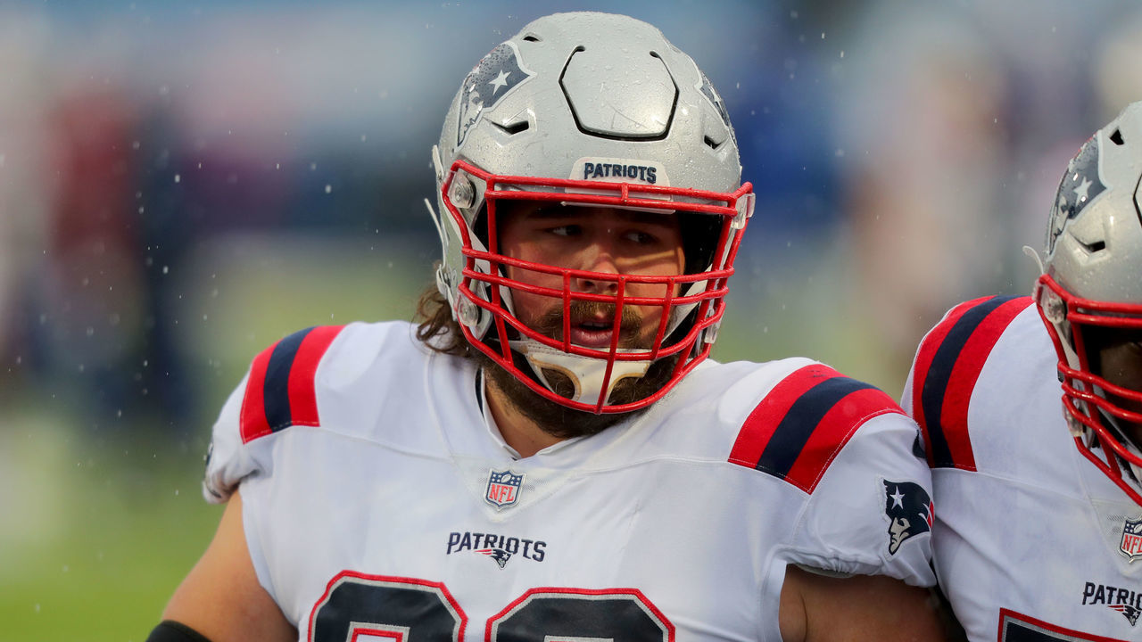 ORCHARD PARK, NY - NOVEMBER 01: David Andrews #60 of the New England Patriots before a game against the Buffalo Bills at Bills Stadium on November 1, 2020 in Orchard Park, New York.
