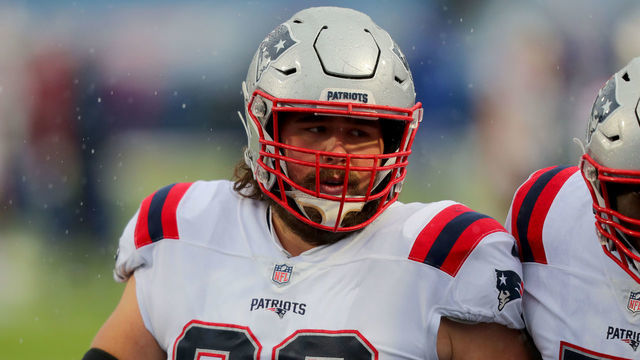 ORCHARD PARK, NY - NOVEMBER 01: David Andrews #60 of the New England Patriots before a game against the Buffalo Bills at Bills Stadium on November 1, 2020 in Orchard Park, New York.