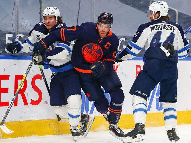 Winnipeg Jets beats Edmonton Oilers 2-1