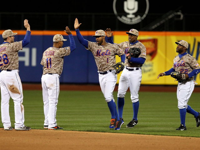 PHOTO: The Mets camo uniforms are kind of ugly