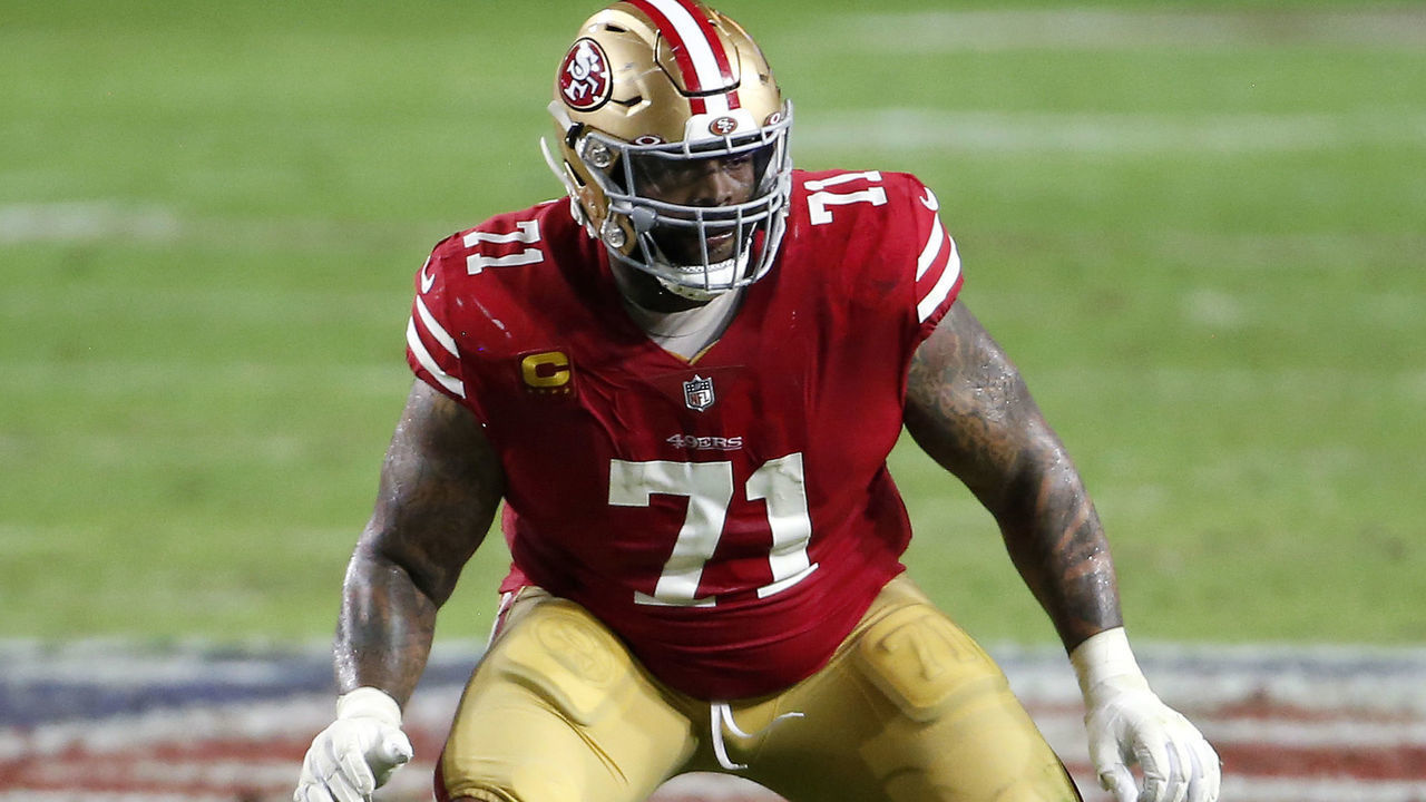 GLENDALE, ARIZONA - DECEMBER 07: Offensive lineman Trent Williams #71 of the San Francisco 49ers during the second half of the NFL football game against the Buffalo Bills at State Farm Stadium on December 07, 2020 in Glendale, Arizona.