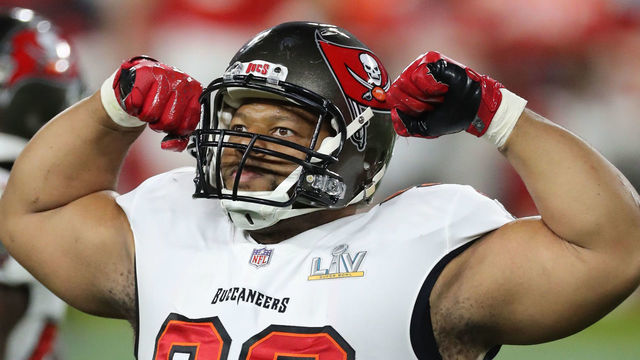 TAMPA, FL - FEBRUARY 07: Tampa Bay Buccaneers Defensive End Ndamukong Suh (93) celebrates after tackling Kansas City Chiefs Quarterback Patrick Mahomes (15) at the end of run during Super Bowl LV between the Kansas City Chiefs and the Tampa Bay Buccaneers on February 07, 2021, at Raymond James Stadium in Tampa, FL.