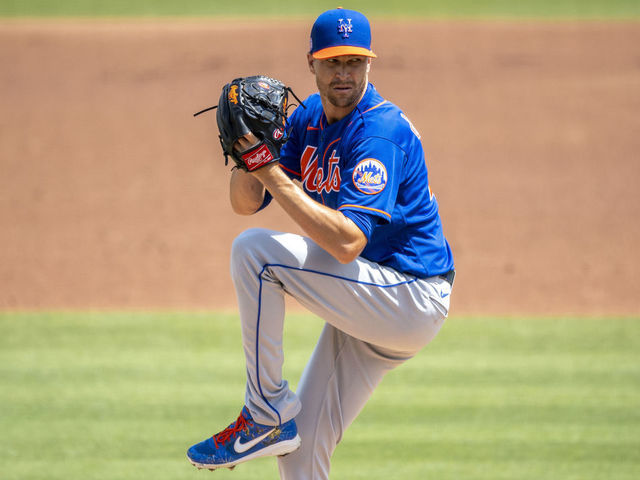 WEST PALM BEACH, FL - MARCH 21: New York Mets pitcher Jacob deGrom (48) throws the ball from the mound during an MLB spring training game between the New York Mets and the Washington Nationals at The Ballpark of The Palm Beaches on March 21, 2021 in West Palm Beach, Florida.