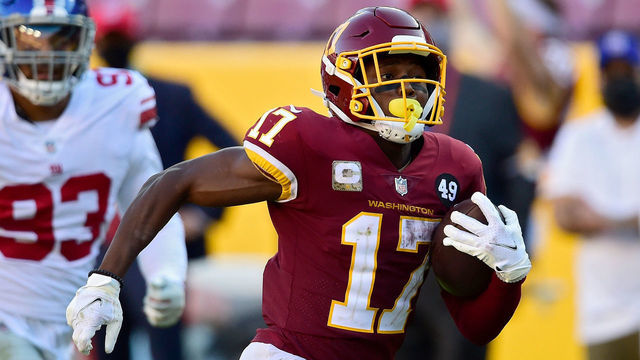 LANDOVER, MARYLAND - NOVEMBER 08: Terry McLaurin #17 of the Washington Football Team runs with the ball in the fourth quarter against the New York Giants at FedExField on November 08, 2020 in Landover, Maryland.
