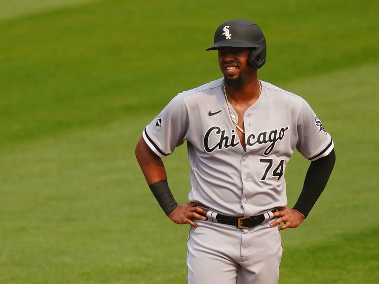 Eloy Jimenez injury update: White Sox slugger exits game with