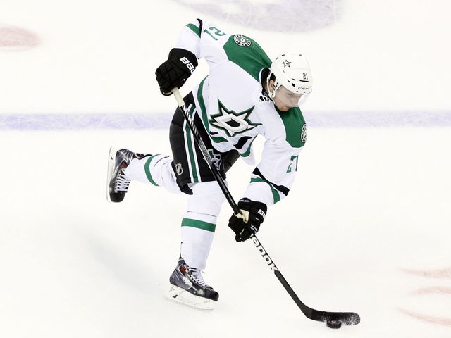 Ducks blow 3-goal lead, fall to Stars on Roussel's late winner