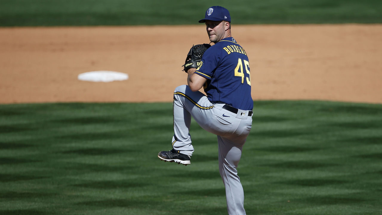 Brewers' Lorenzo Cain slowed in spring training by leg injury