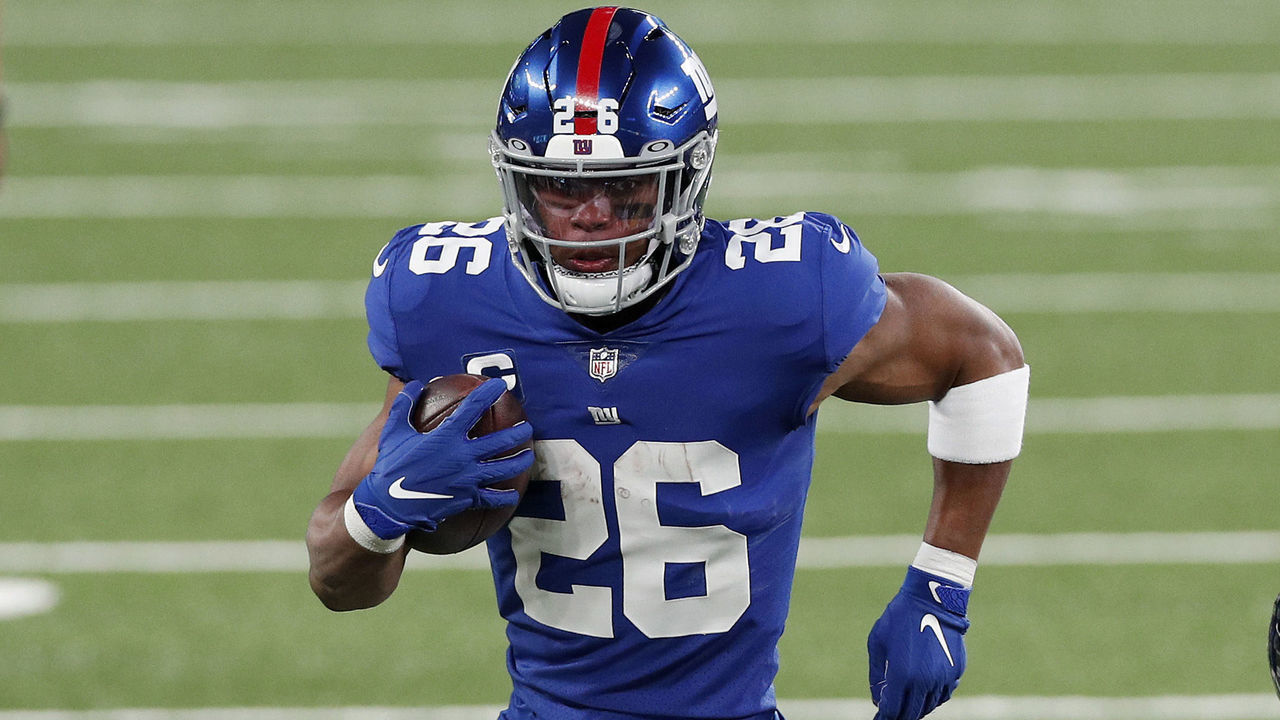 EAST RUTHERFORD, NEW JERSEY - SEPTEMBER 14: (NEW YORK DAILIES OUT) Saquon Barkley #26 of the New York Giants in action against the Pittsburgh Steelers at MetLife Stadium on September 14, 2020 in East Rutherford, New Jersey. The Steelers defeated the Giants 26-16.