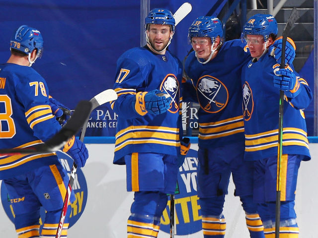 Sabres snap 18-game losing streak with win over Flyers | theScore.com