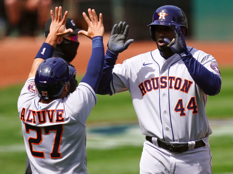 Cubs hammer A's bullpen in 12-2 win for 3-game sweep