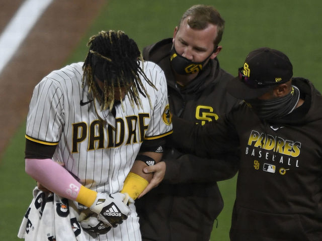 Padres star Tatis has shoulder problem, to be re-evaluated